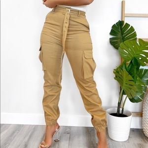 NWOT✨ Laura’s Boutique Khaki Cargo Pants ✨